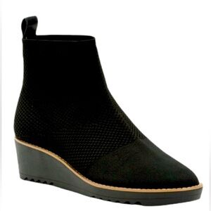 Bandolino Women's Stretch Wedge Booties Size 7 EUC